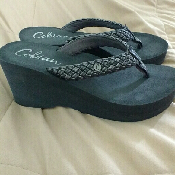 cobian zoe flip flops
